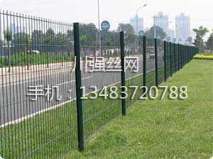 公路護(hù)欄1